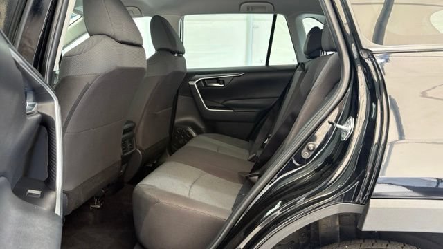 Used 2025 Toyota RAV4 XLE FWD image 17