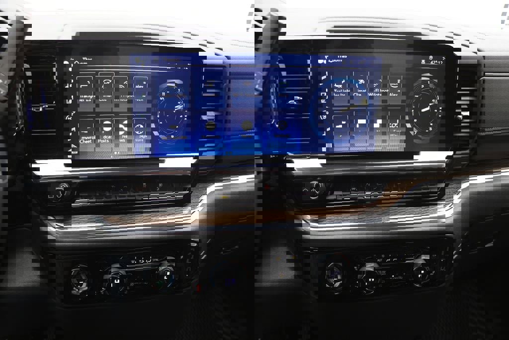 Used 2023 Chevrolet Silverado 1500 LT image 24