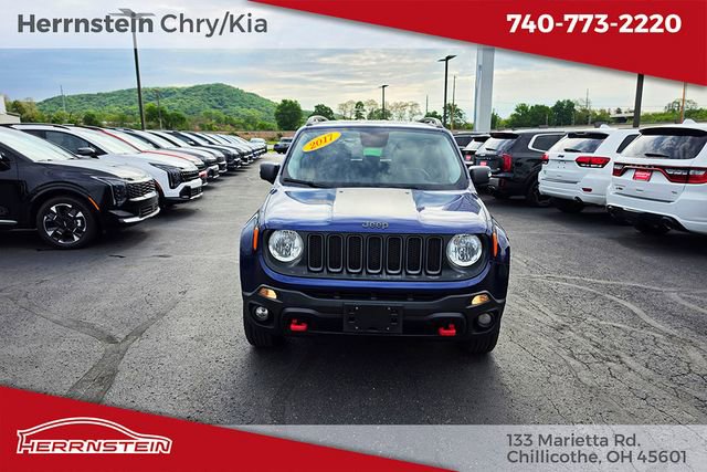 Used 2017 Jeep Renegade Trailhawk w/ Premium Trailhawk Package AWD/4WD image 2