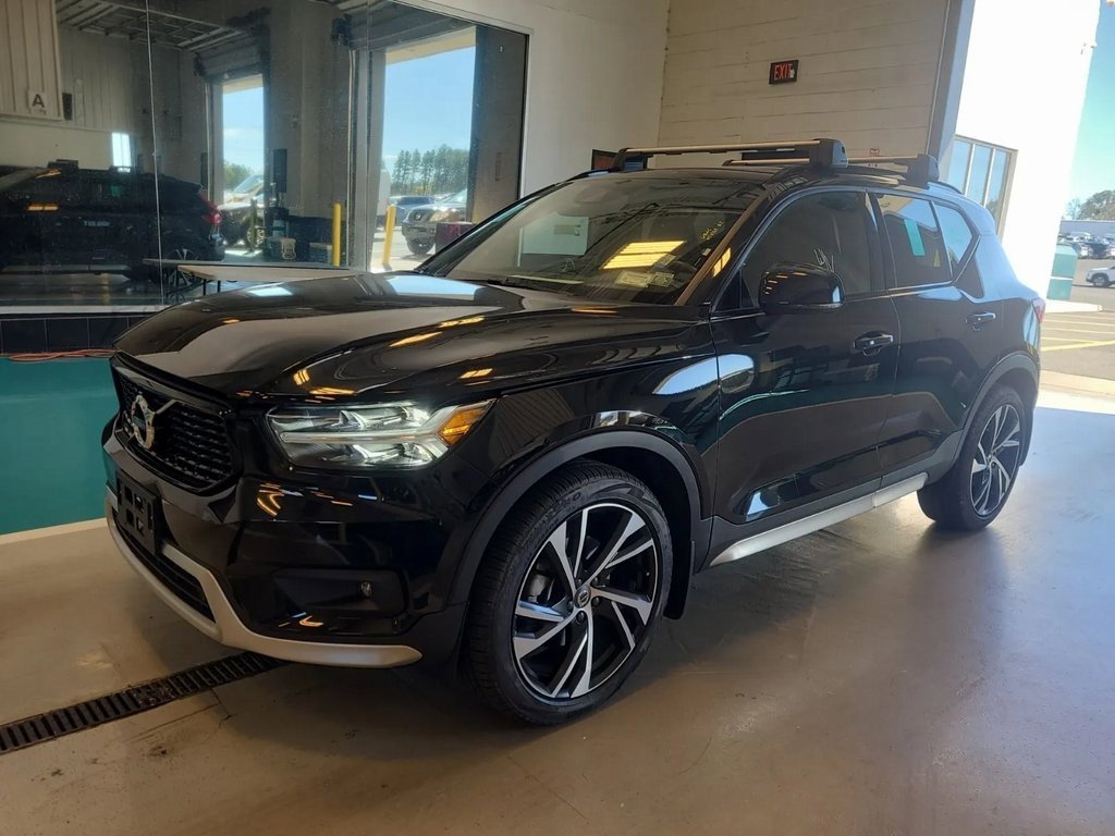Used 2020 Volvo XC40 T5 R-Design