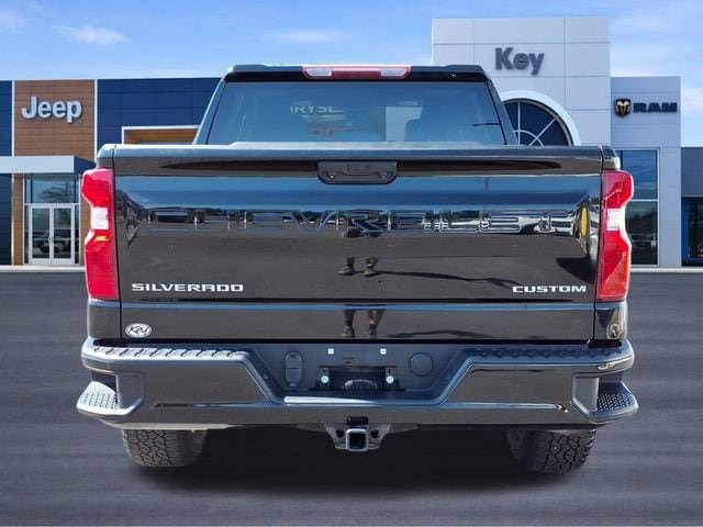 Used 2023 Chevrolet Silverado 1500 Custom AWD/4WD image 4