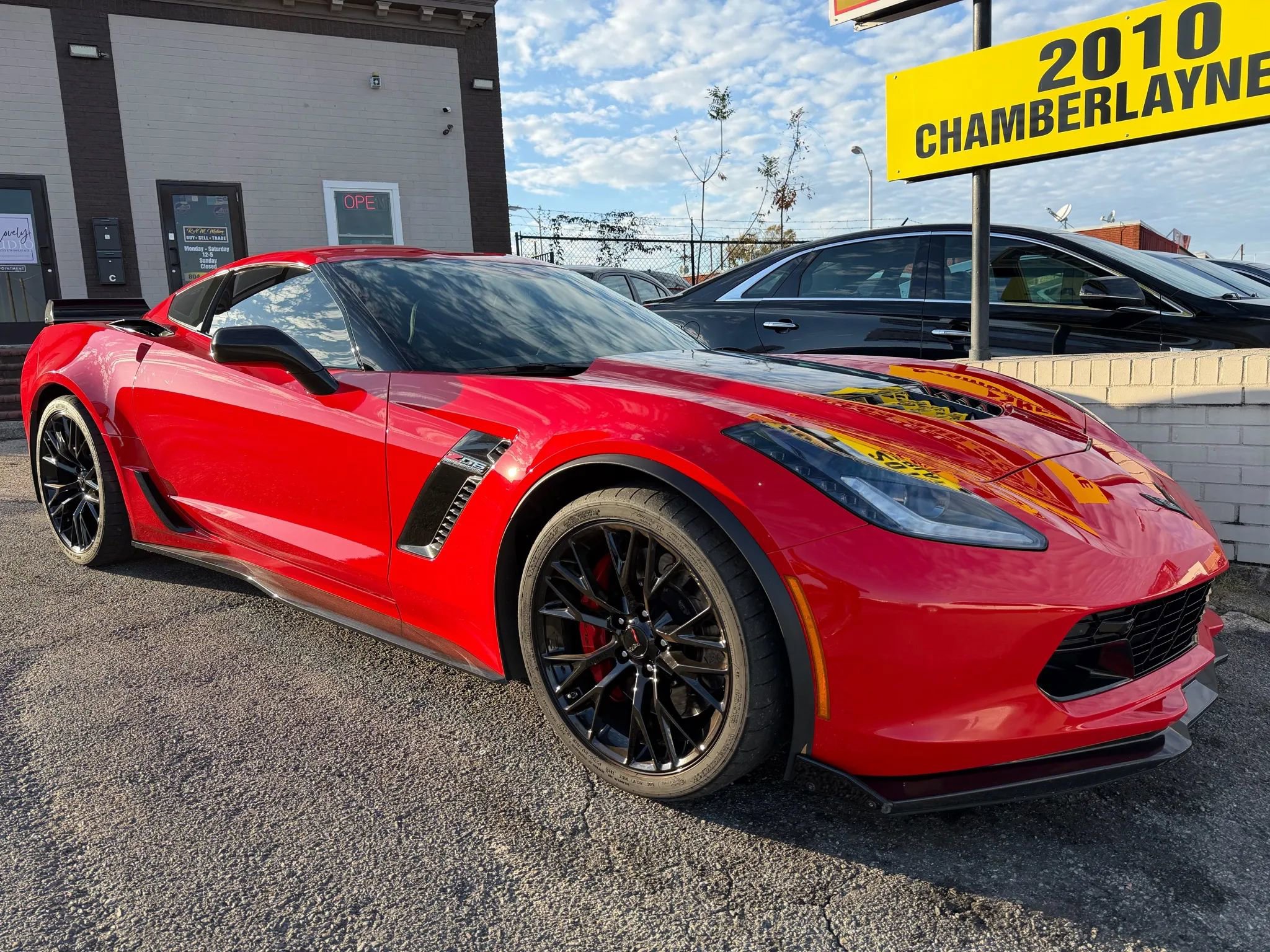 Used 2016 Chevrolet Corvette Z06 w/ 2LZ Preferred Equipment Group image 2