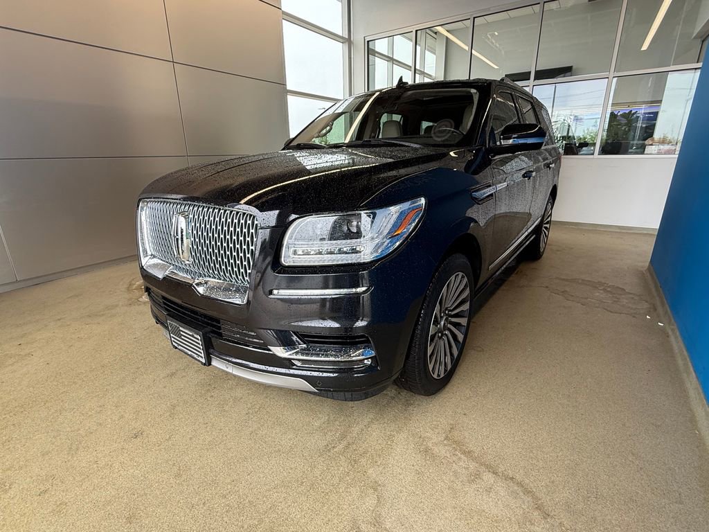 Used 2019 Lincoln Navigator Reserve AWD/4WD image 4