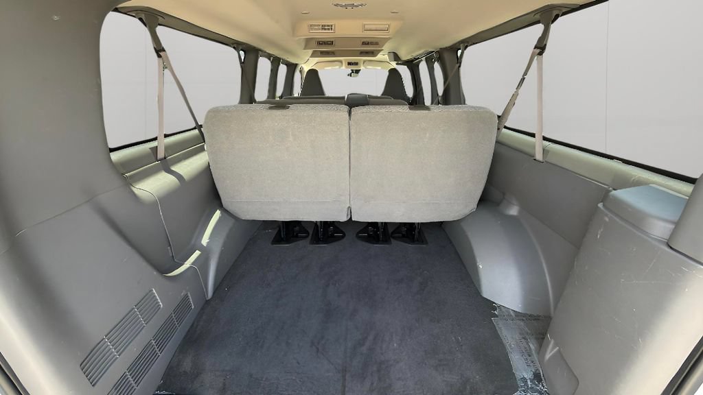 Certified 2025 Chevrolet Express 3500 LT w/ LT Preferred Equipment Group RWD image 27
