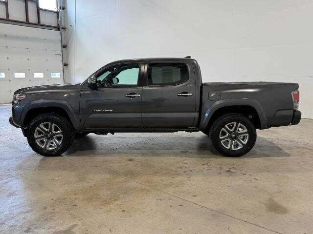 Used 2017 Toyota Tacoma Limited w/ Tow Package image 11