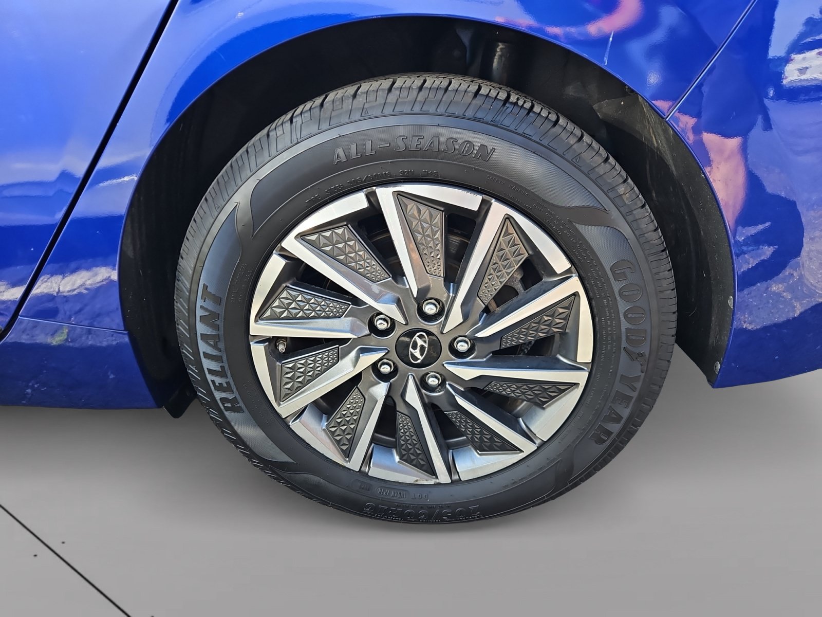 Used 2020 Hyundai Ioniq SE FWD image 15