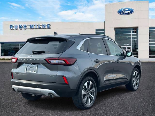 Used 2025 Ford Escape Platinum AWD/4WD image 4