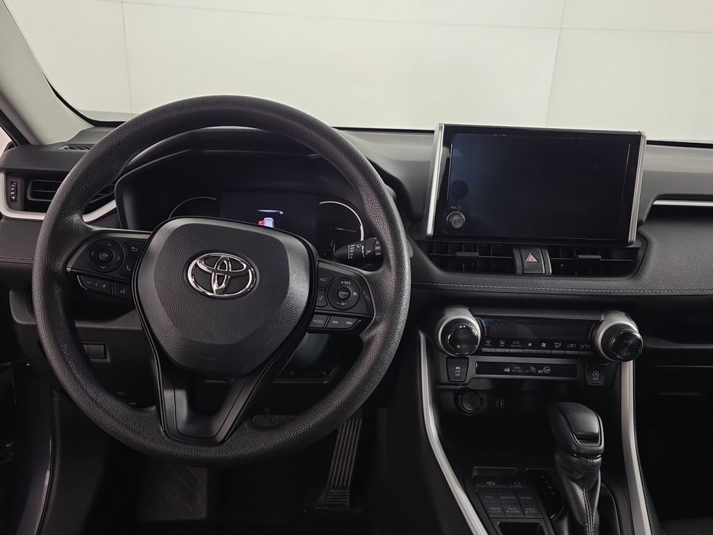 Used 2024 Toyota RAV4 XLE AWD/4WD image 12