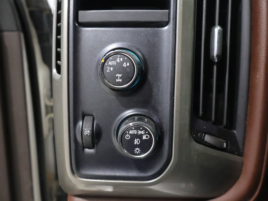 Used 2014 Chevrolet Silverado 1500 High Country image 34