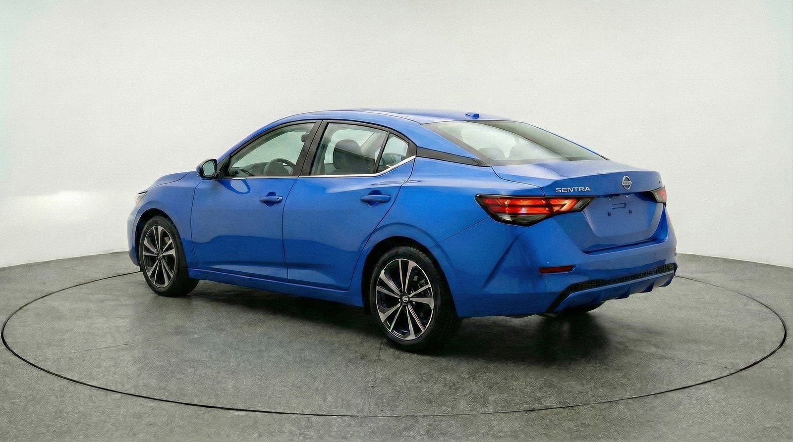 Used 2025 Nissan Sentra SV image 6