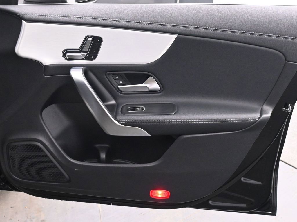 Used 2025 Mercedes-Benz CLA 250 4MATIC image 24