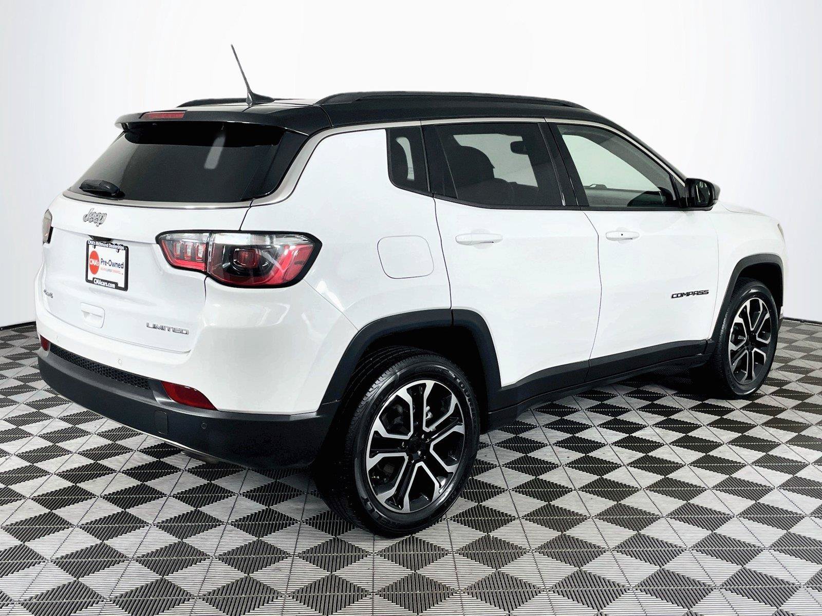 Used 2023 Jeep Compass Limited AWD/4WD image 9
