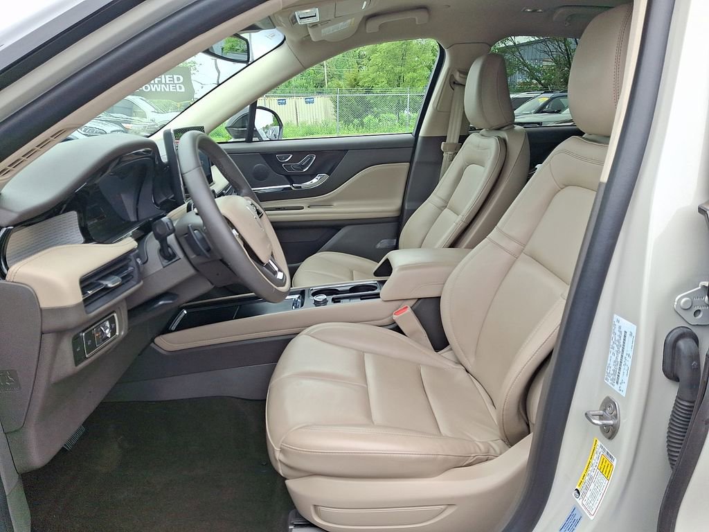 Used 2023 Lincoln Corsair AWD image 13