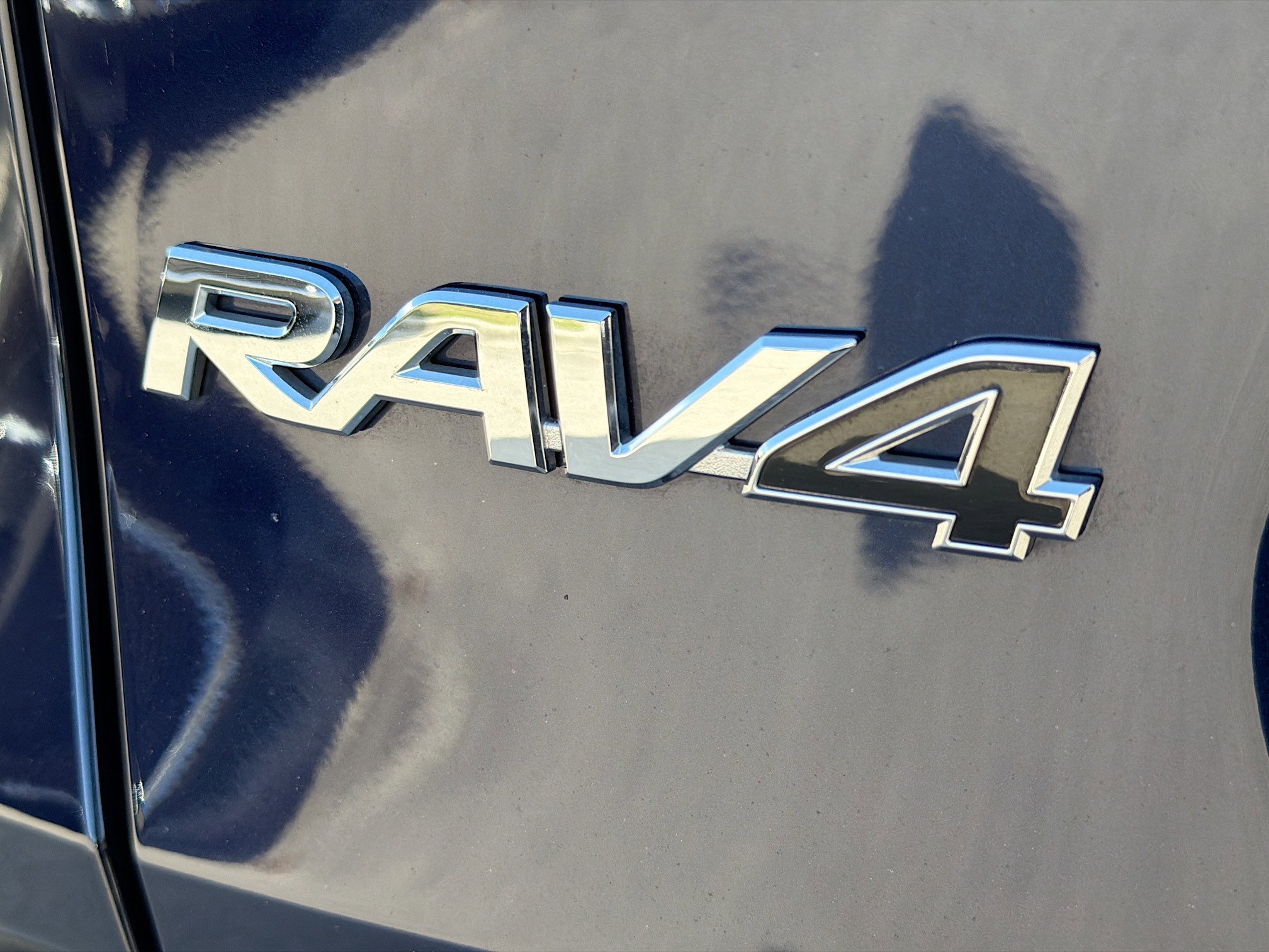 Used 2023 Toyota RAV4 XLE Premium image 11