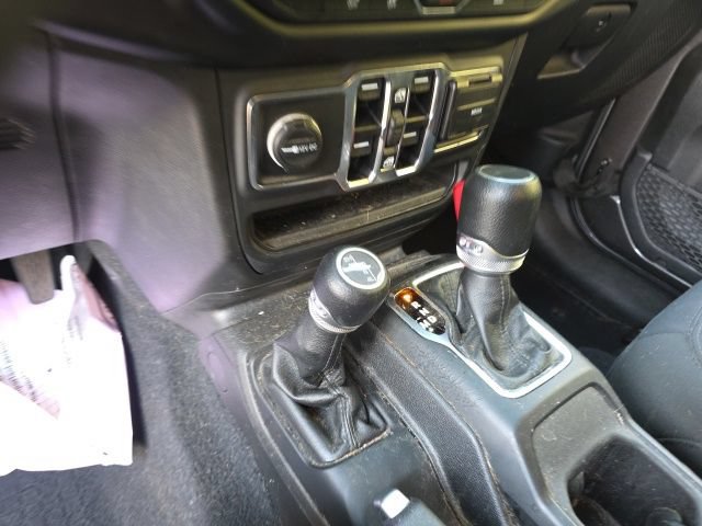 Used 2023 Jeep Gladiator Sport AWD/4WD image 18
