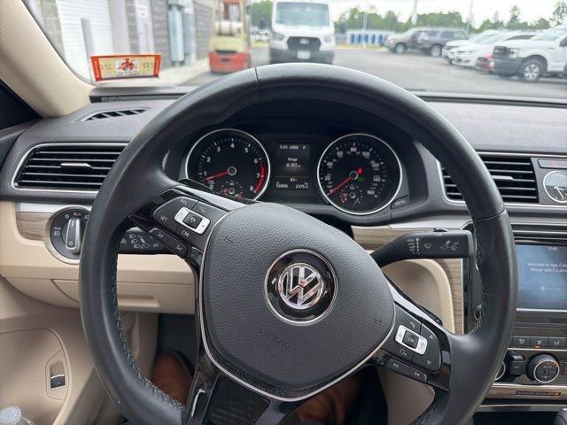 Used 2016 Volkswagen Passat 3.6 SEL Premium FWD image 22