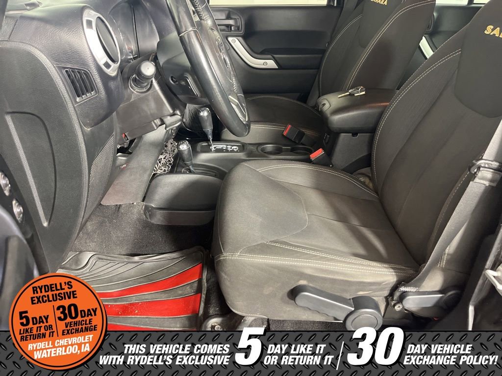 Used 2016 Jeep Wrangler Unlimited Sahara w/ Connectivity Group image 14