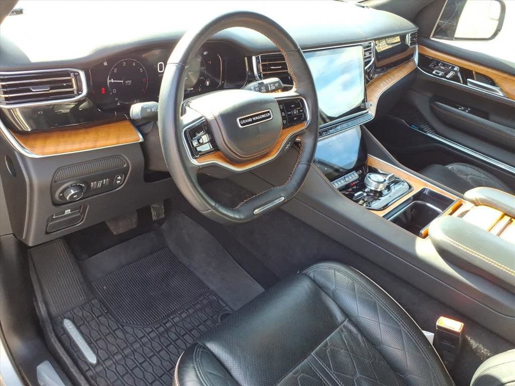 Used 2024 Jeep Grand Wagoneer L Series III image 12