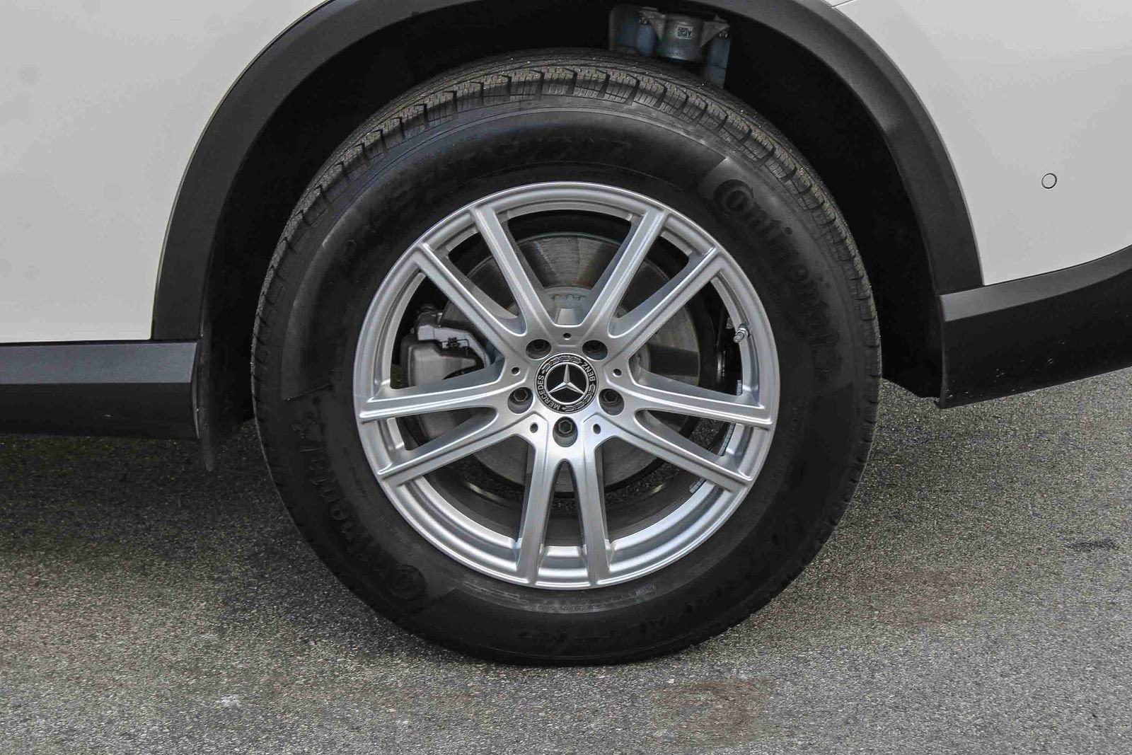 Used 2025 Mercedes-Benz GLC 300 image 10