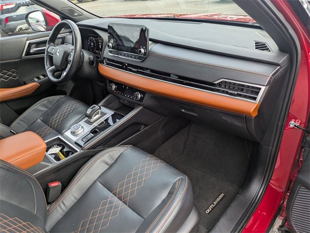 Used 2023 Mitsubishi Outlander SE image 37