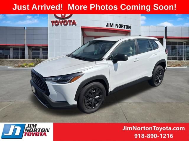 Used 2025 Toyota Corolla Cross L FWD image 3