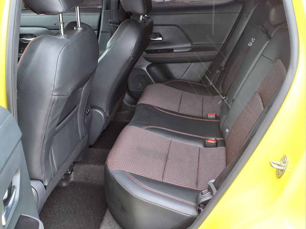 Used 2025 Nissan Kicks SR FWD image 22