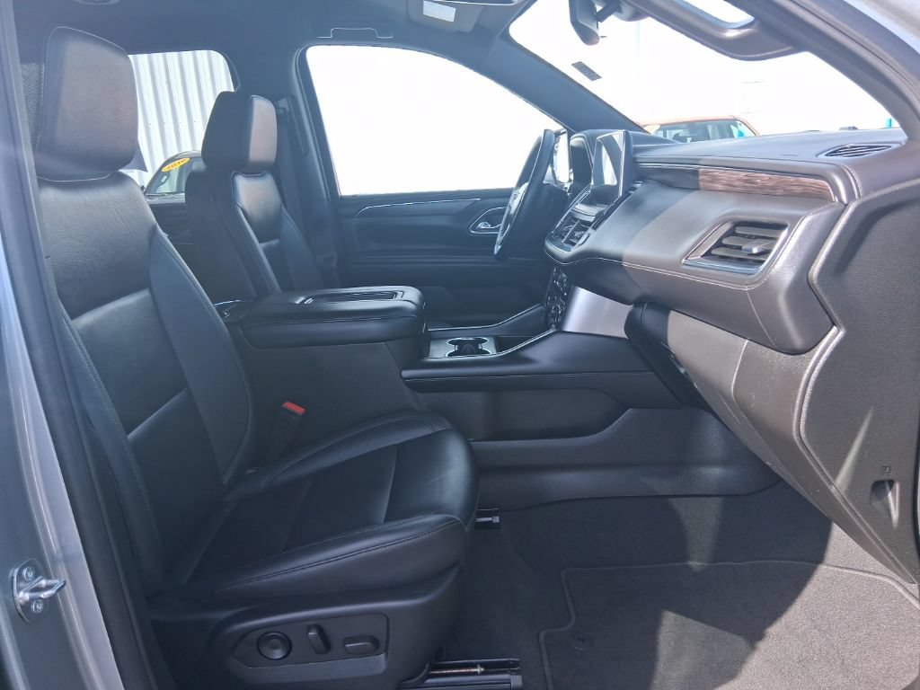 Used 2024 Chevrolet Suburban LT AWD/4WD image 18