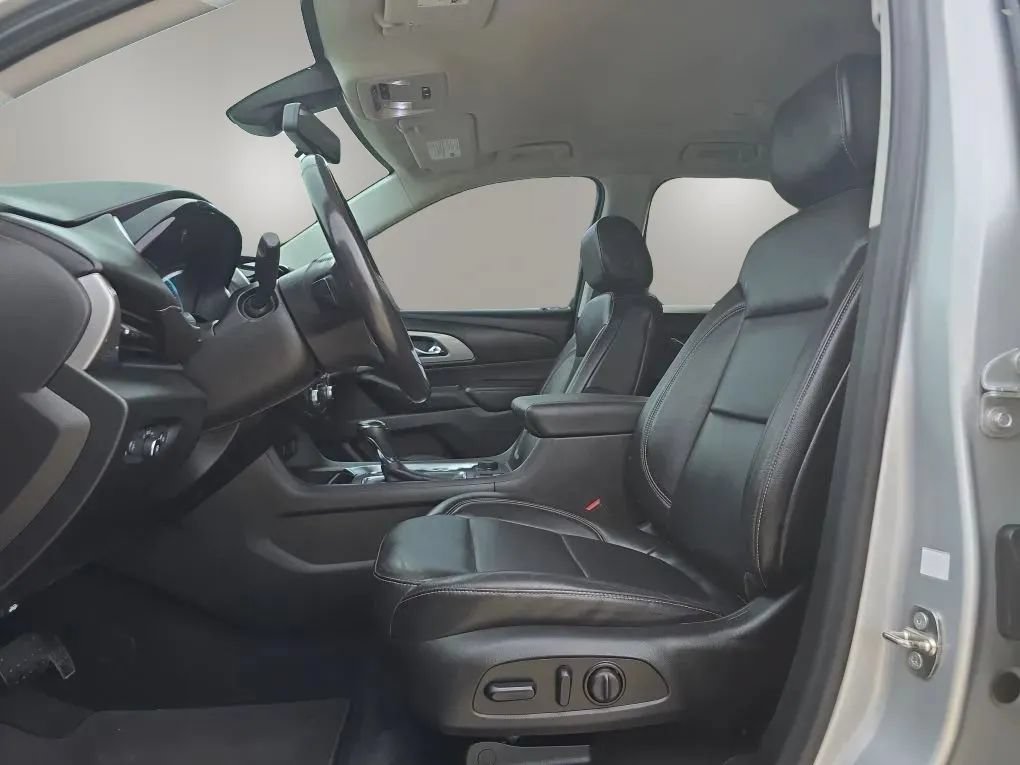 Used 2019 Chevrolet Traverse LT w/ LT Premium Package AWD/4WD image 15