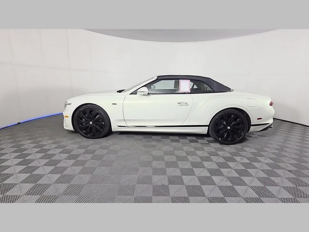 Used 2025 Bentley Continental GTC AWD/4WD image 45