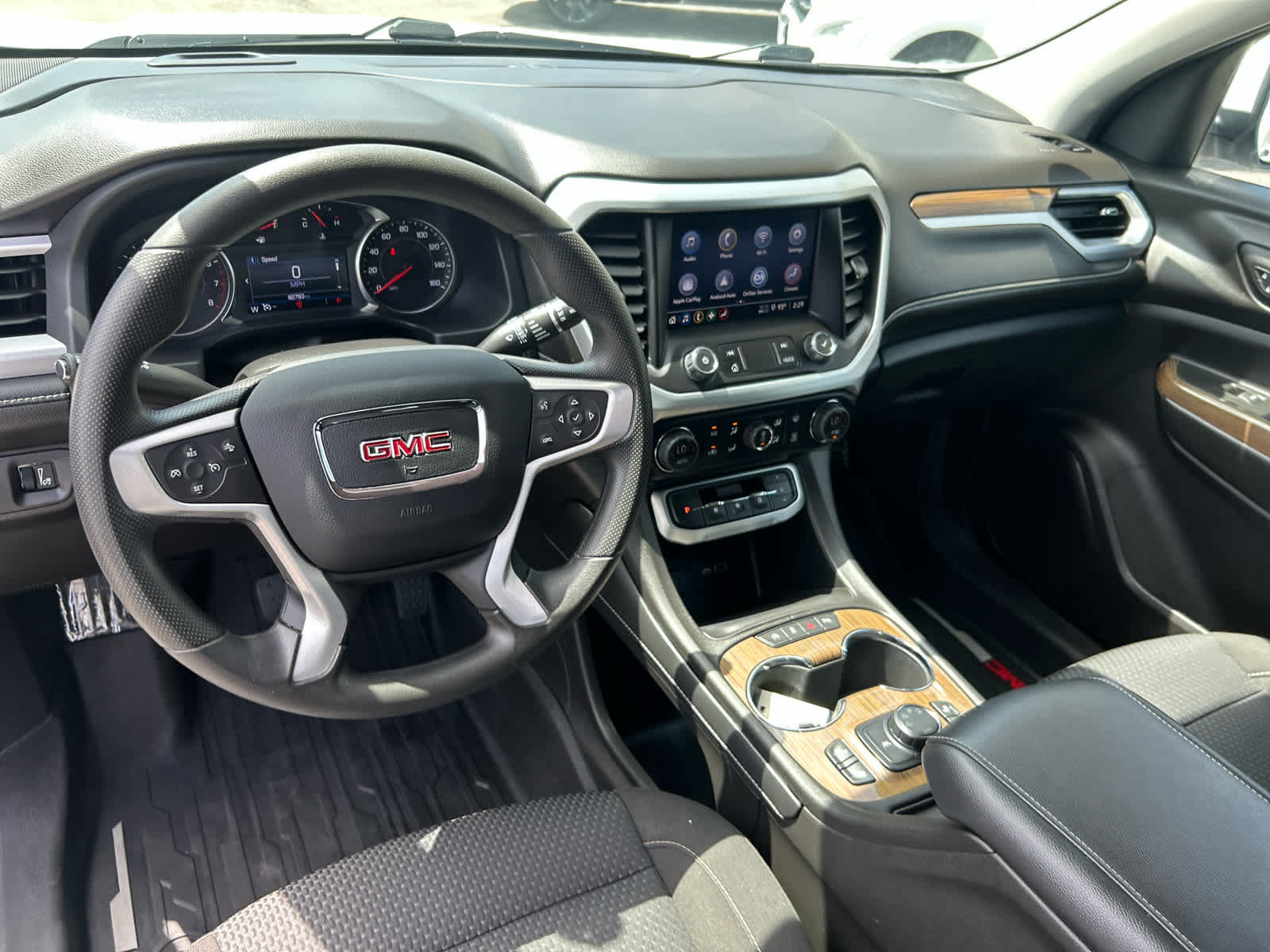 Used 2023 GMC Acadia SLE w/ Driver Convenience Package AWD/4WD image 14