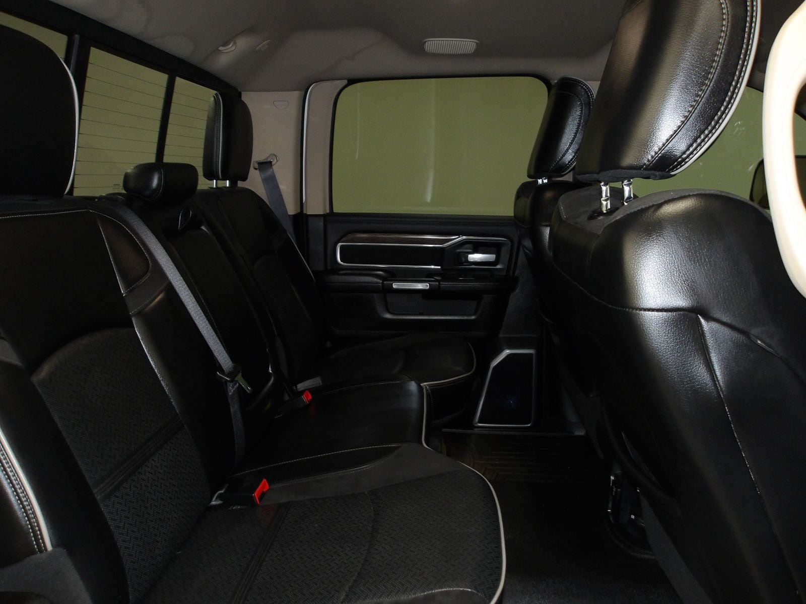 Used 2019 RAM 2500 Laramie AWD/4WD image 16