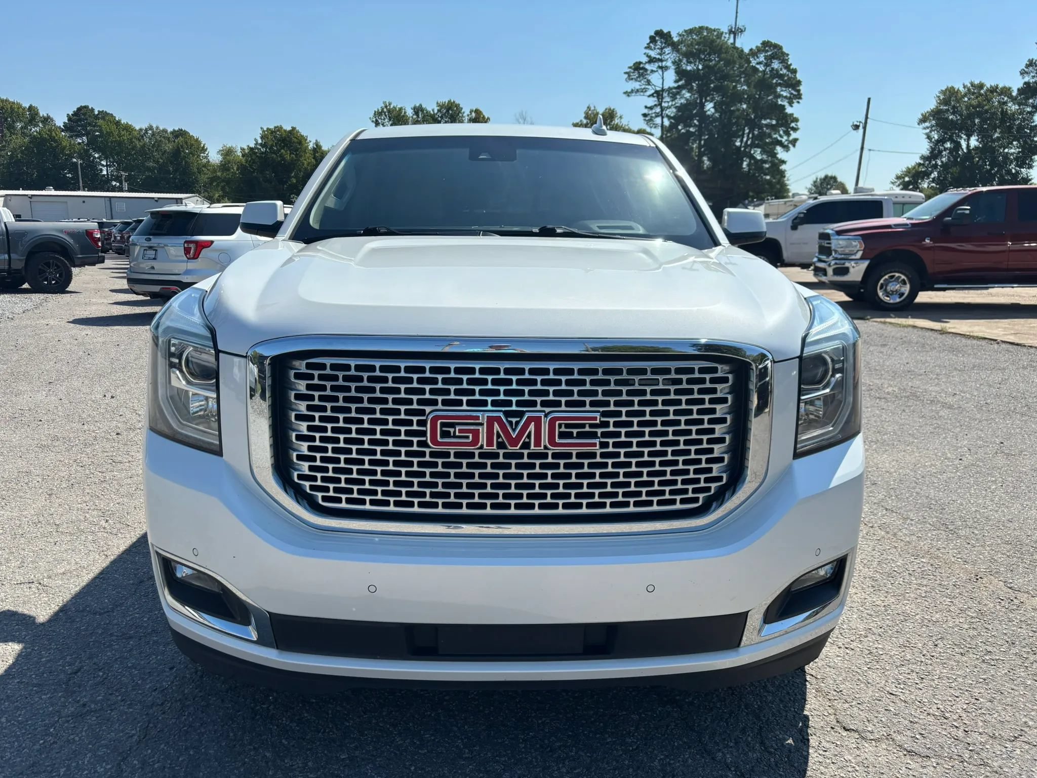 Used 2017 GMC Yukon Denali w/ Open Road Package AWD/4WD image 8