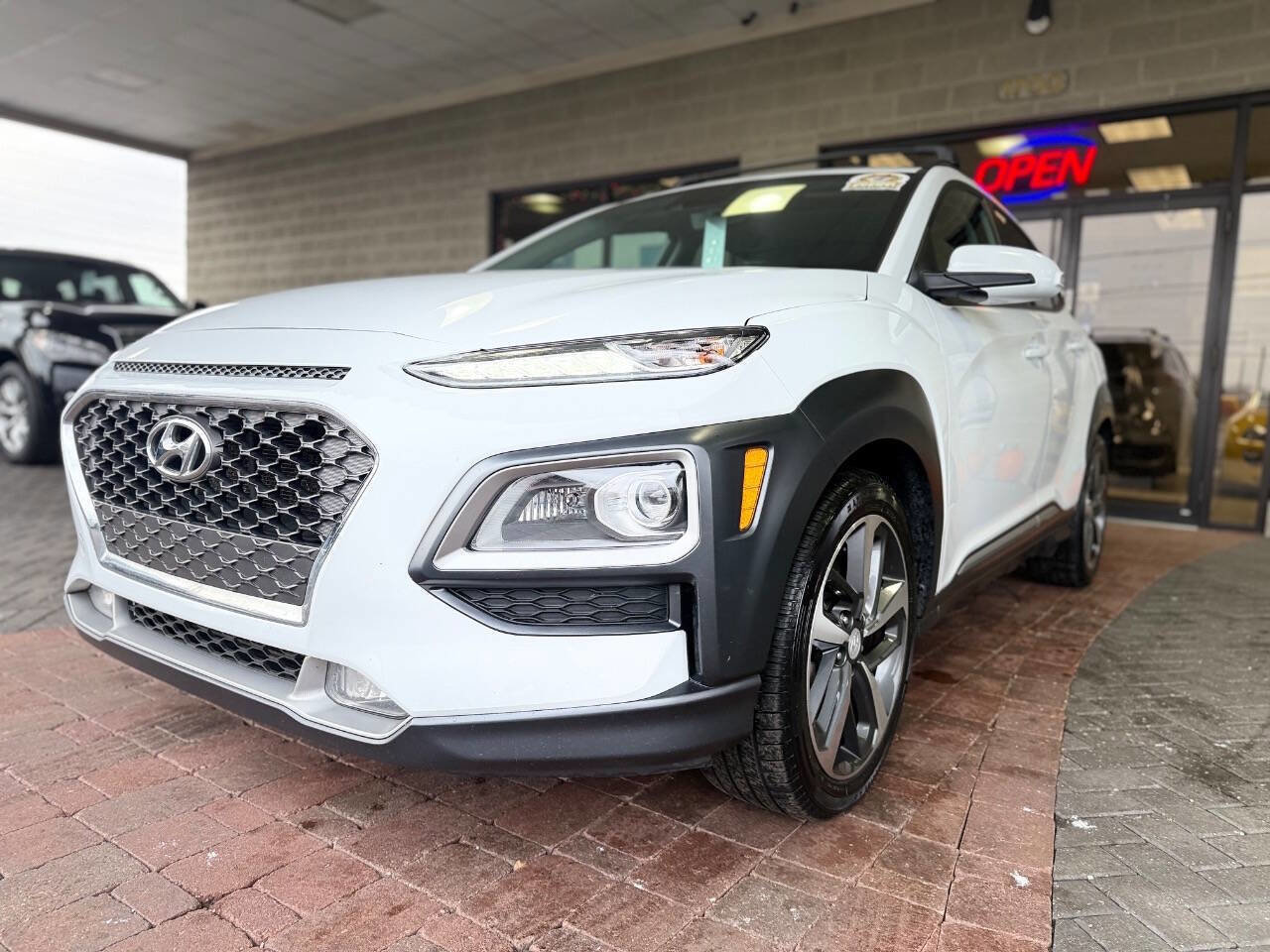 Used 2021 Hyundai Kona Limited image 21