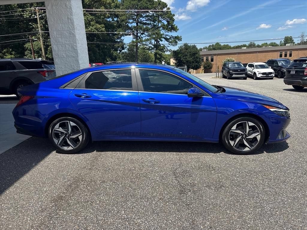 Used 2023 Hyundai Elantra Limited FWD image 20