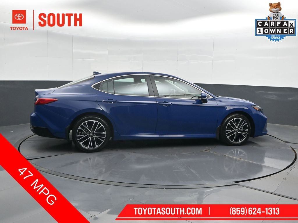 Used 2025 Toyota Camry XLE FWD image 3