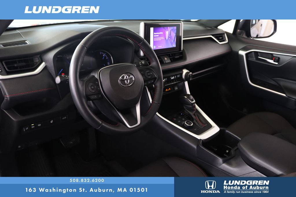 Used 2024 Toyota RAV4 SE w/ Weather & Moonroof Package image 6