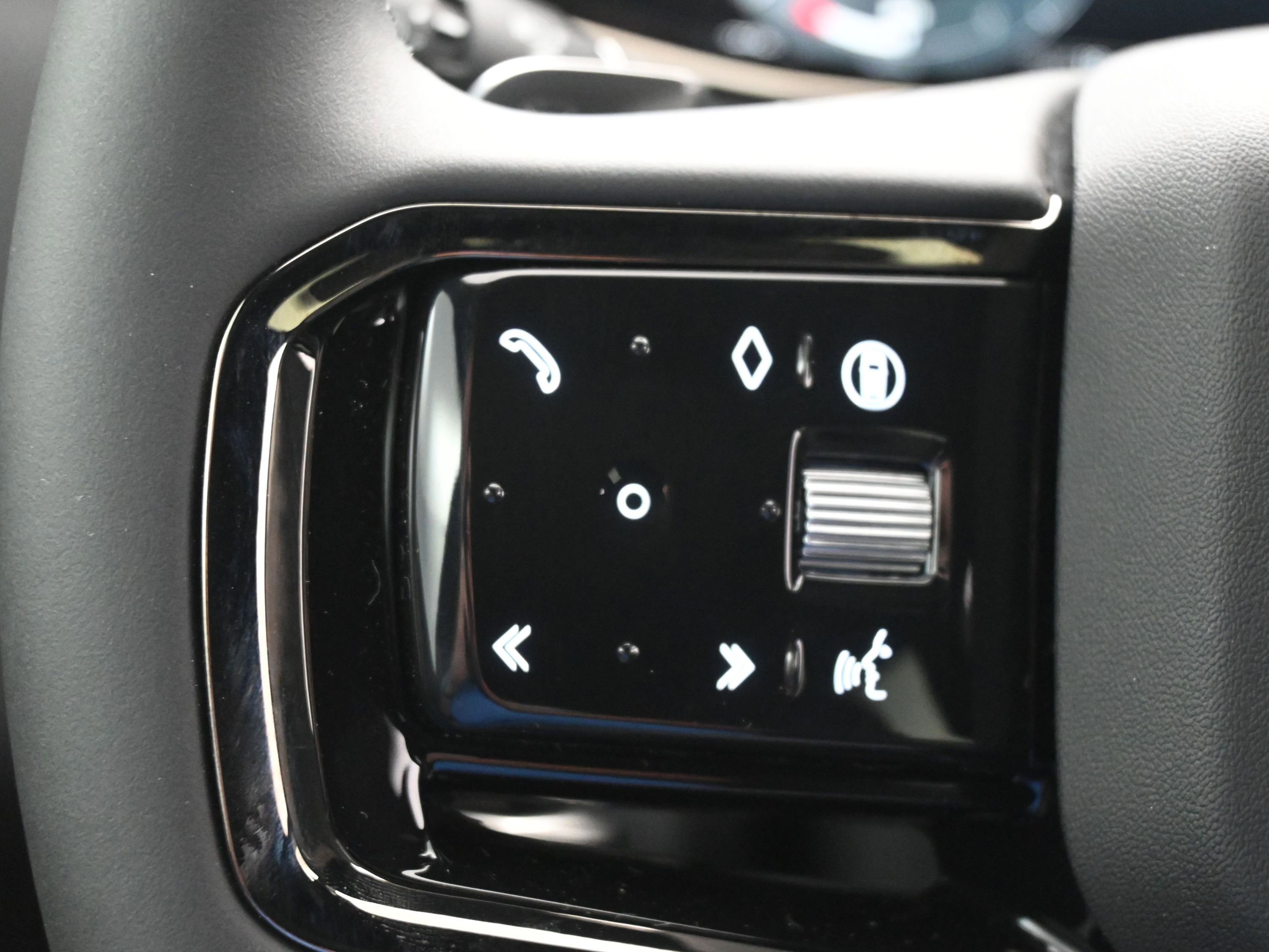 New 2026 Land Rover Range Rover Evoque Dynamic SE image 18