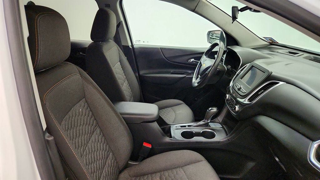 Used 2020 Chevrolet Equinox LT w/ Driver Convenience Package FWD image 19