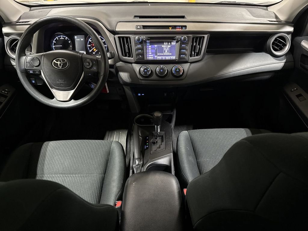 Used 2018 Toyota RAV4 LE image 10
