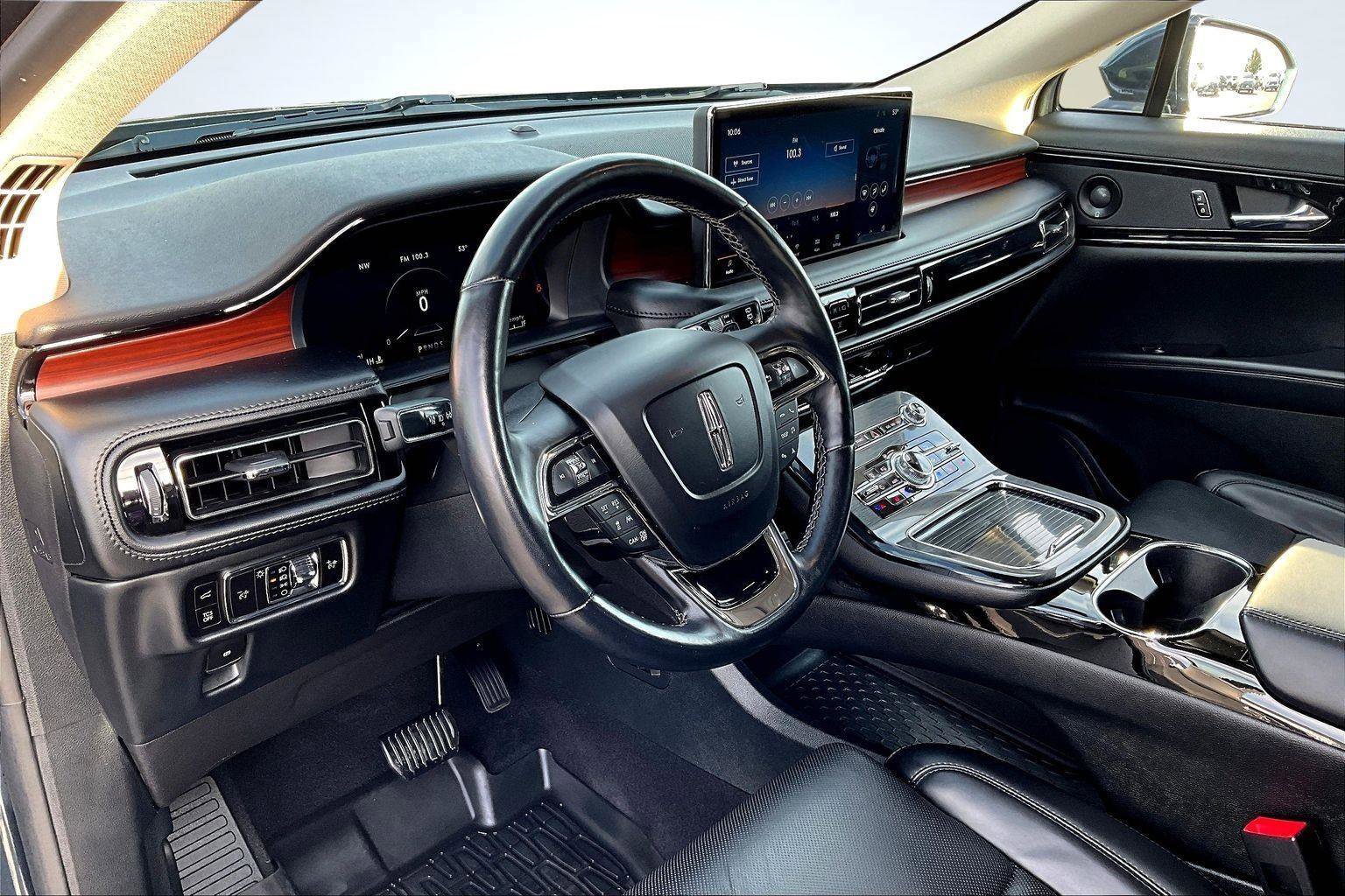 Used 2023 Lincoln Nautilus Reserve w/ Equipment Group 201A image 13