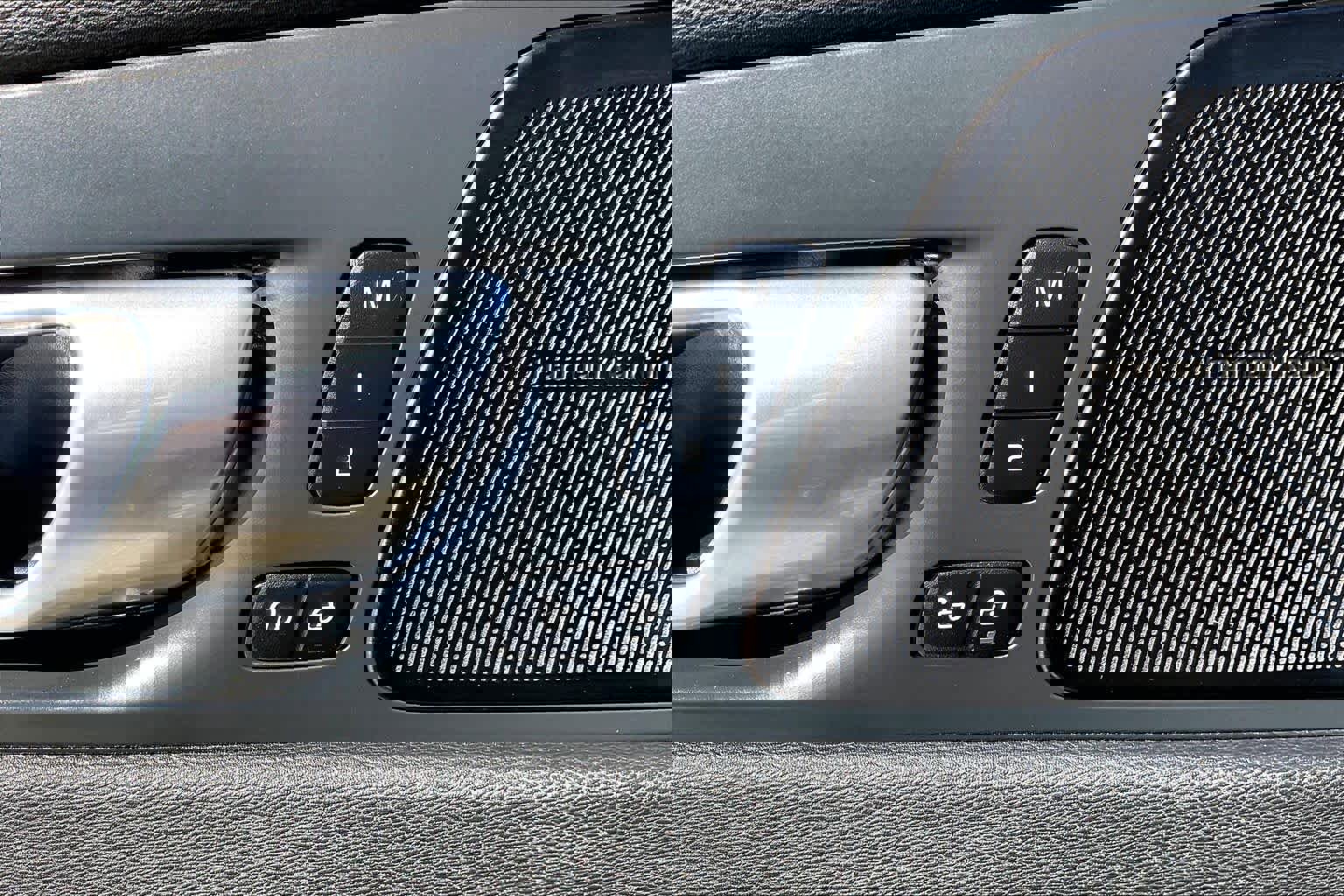 Used 2026 Volvo XC60 B5 Ultra w/ Protection Package Premier image 15