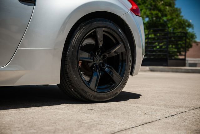 Used 2009 Nissan 370Z Touring w/ Sport Pkg image 51