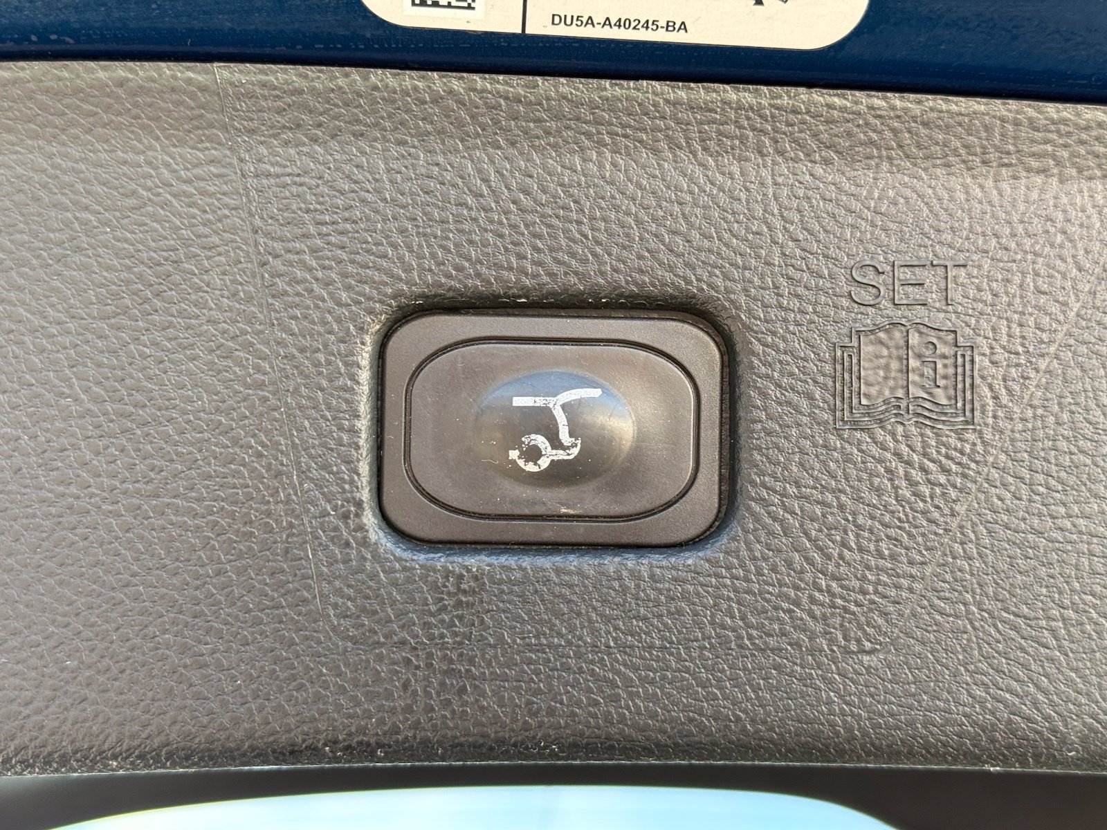 Used 2020 Ford Edge Titanium FWD image 43