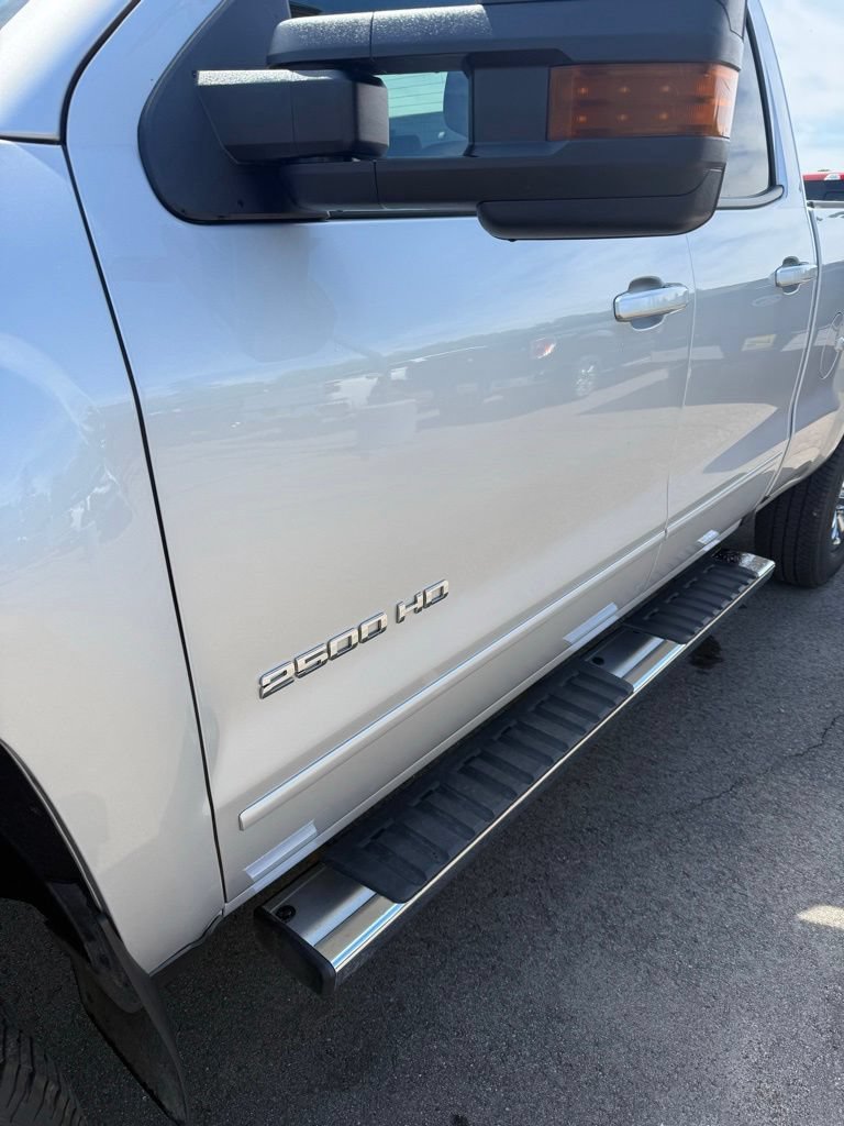 Used 2019 Chevrolet Silverado 2500 LT w/ LT Convenience Package AWD/4WD image 6