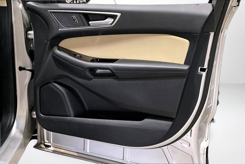 Used 2019 Ford Edge SEL AWD/4WD image 27