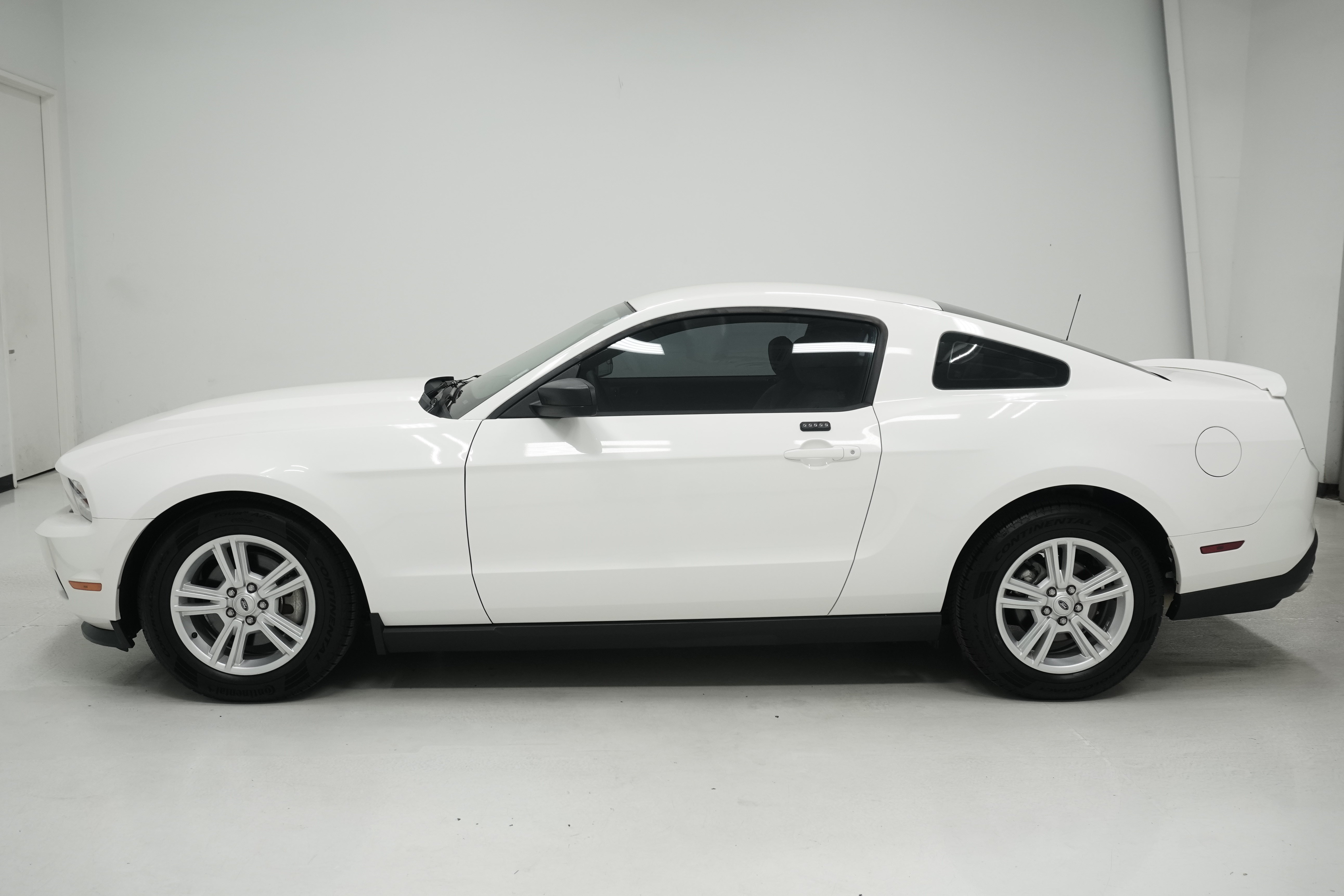 Used 2012 Ford Mustang Coupe RWD image 7
