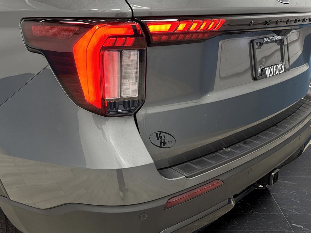 Used 2025 Ford Explorer ST-Line w/ Premium Package image 38