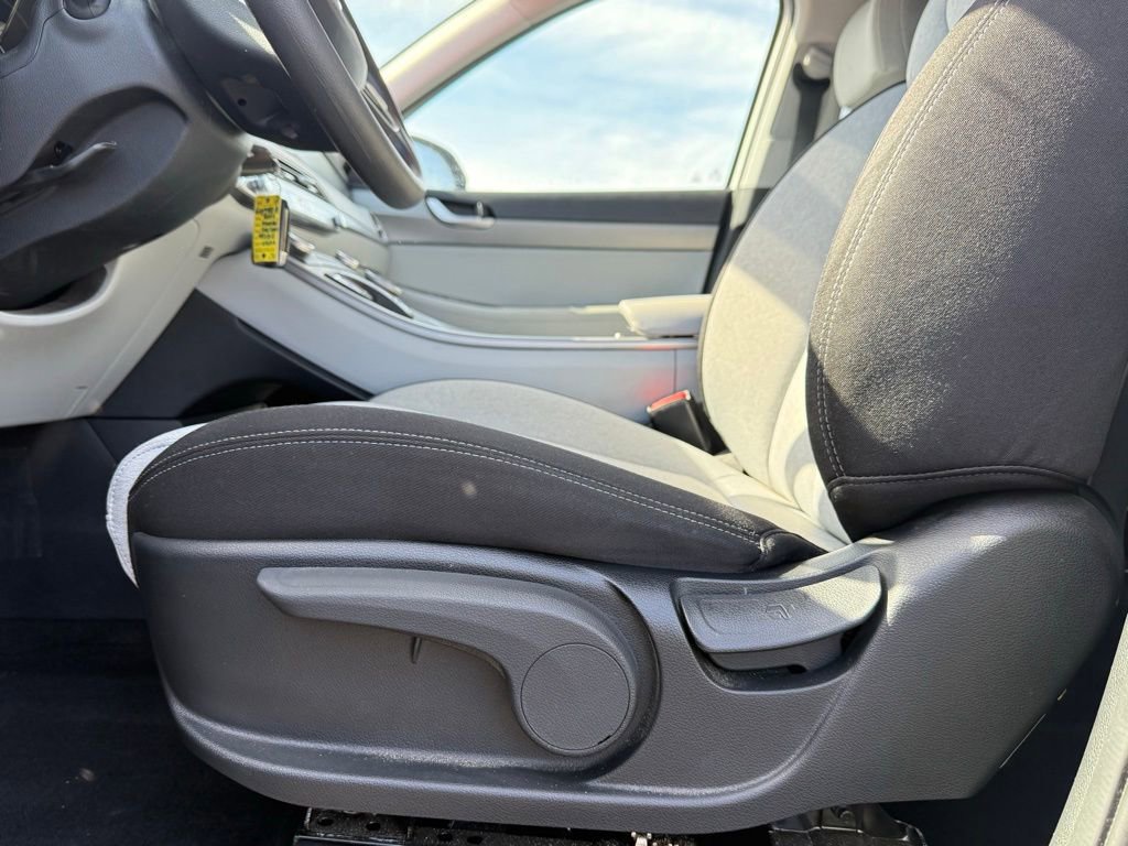 Used 2022 Hyundai Palisade SE image 9