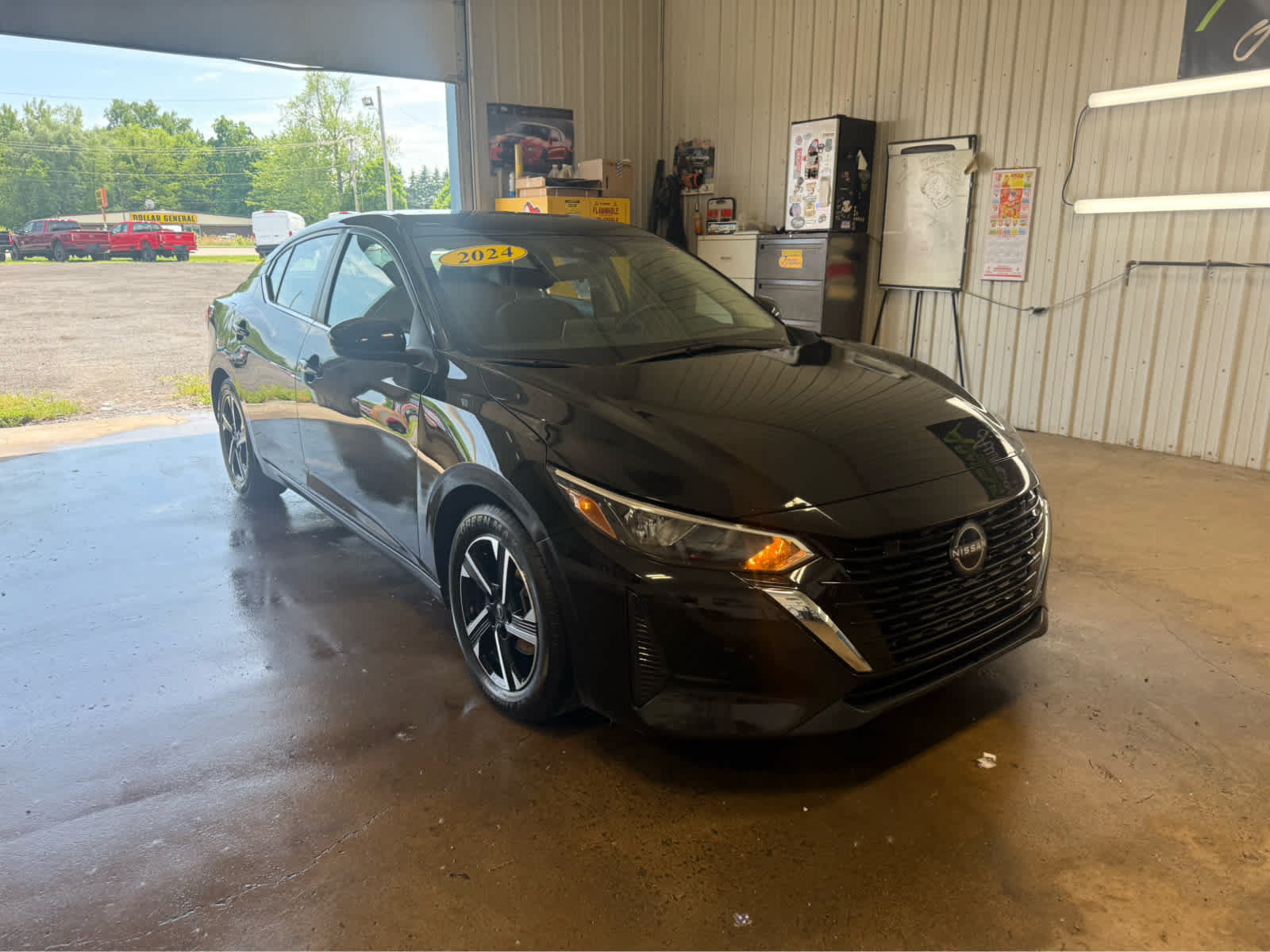 Used 2024 Nissan Sentra SV FWD image 2