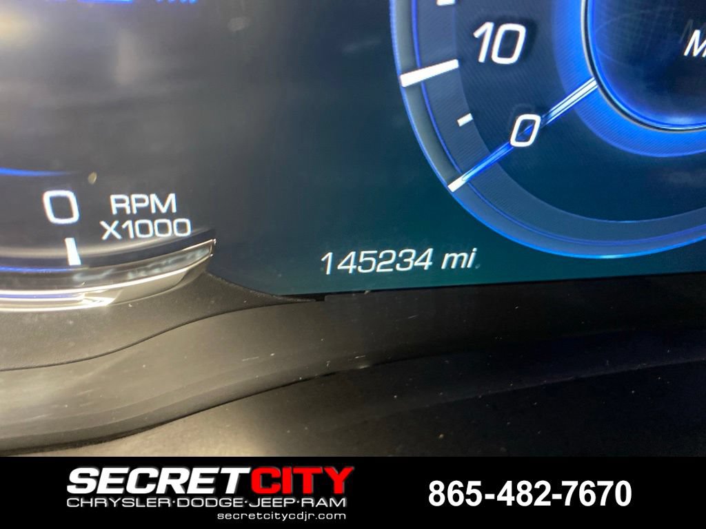 Used 2016 Cadillac Escalade Luxury AWD/4WD image 18